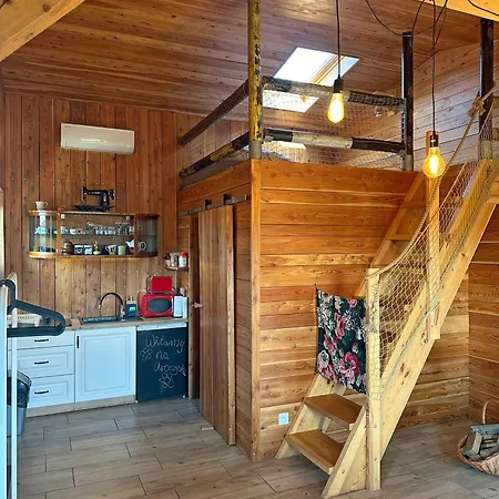 Lesny Zakatek Uroczysko -apartamenty Nowoczesnej Stodoly Stogniewice