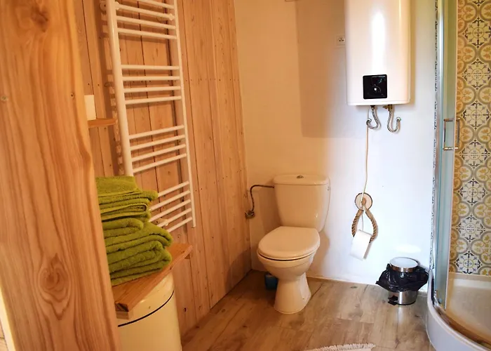 Lesny Zakatek Uroczysko -apartamenty Nowoczesnej Stodoly * Stogniewice